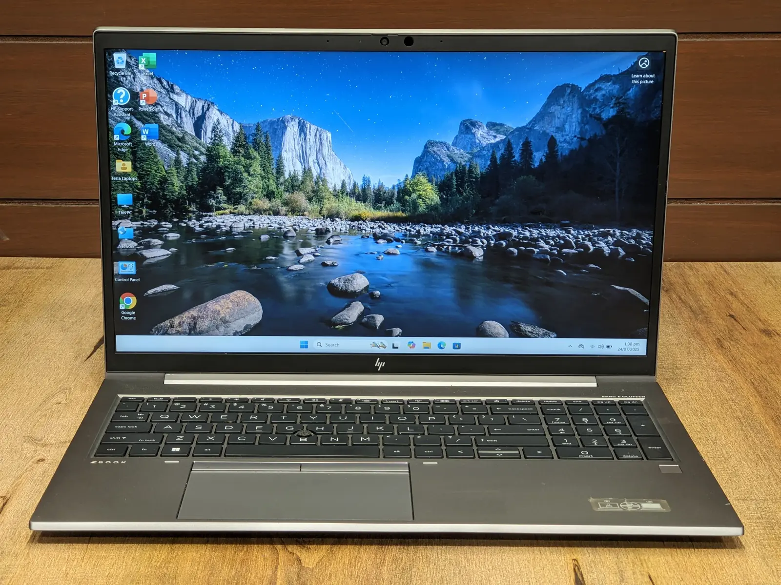 HP ZBook Firefly G8 15" Mobile Workstation | Nvidia T550 4GB Laptop GPU